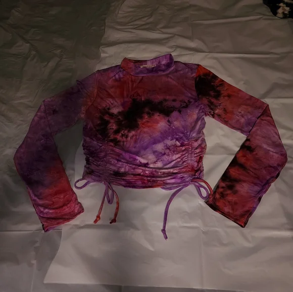 NWT Dolls Kill Pink Marbled Tye Dye Long Sleeve Crop Top - Picture 3 of 10